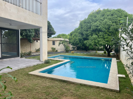 Voir photo 2 annonce V026NG