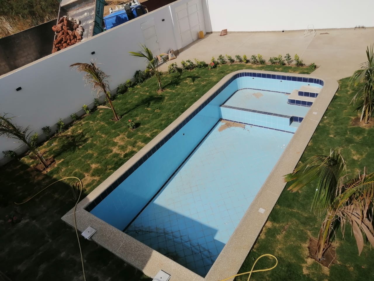 Image 1 de la piscine