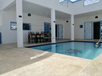 Villa en vente à Nianing — réf. V006NNG